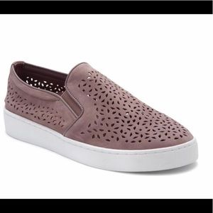 Vionic Midi Perf Slip On Sneaker Size 9 EUC